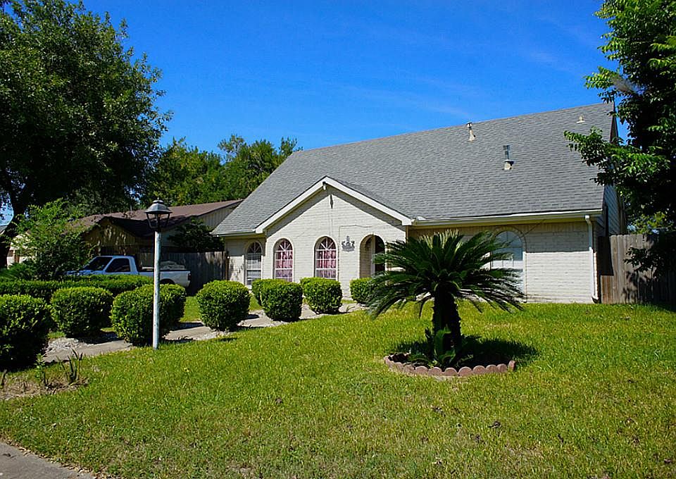 1st image of 12018 Newbrook Dr