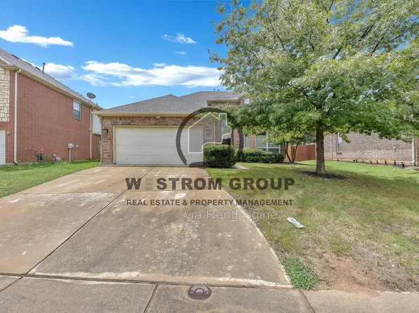2736 Maple Creek Dr, Fort Worth, TX 76177