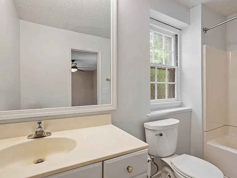 1801 Quail Ridge Rd — Photo 18