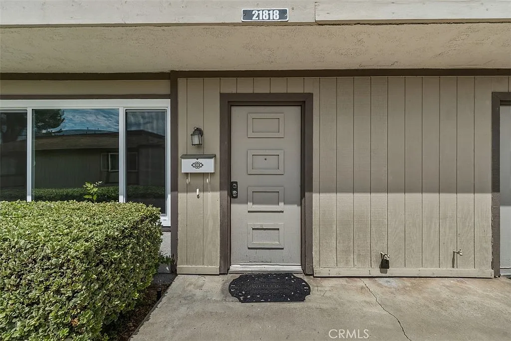 3 bed, 1.5 bath, 1038 sqft, $3,300 — Photo 4