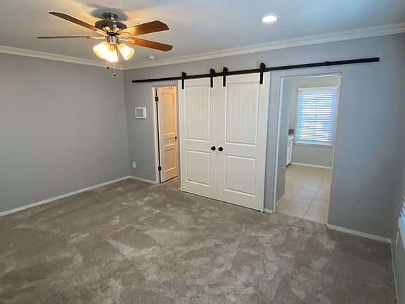 4th image of 2444 30th St APT 26