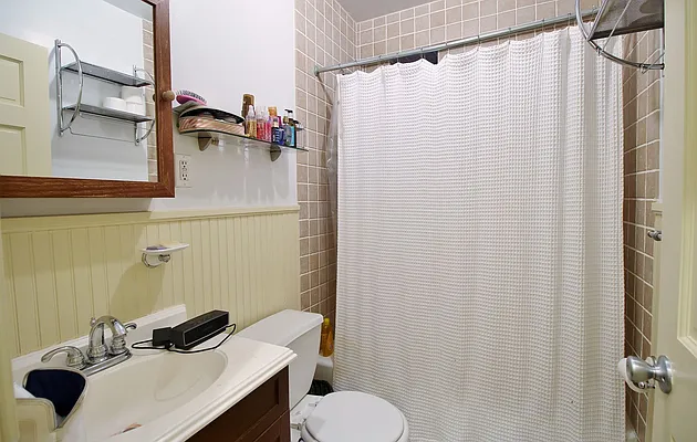 Rented by Julianna Realty Corp | media 17