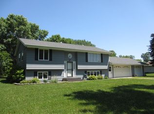8835 240th St W, Lakeville, MN 55044