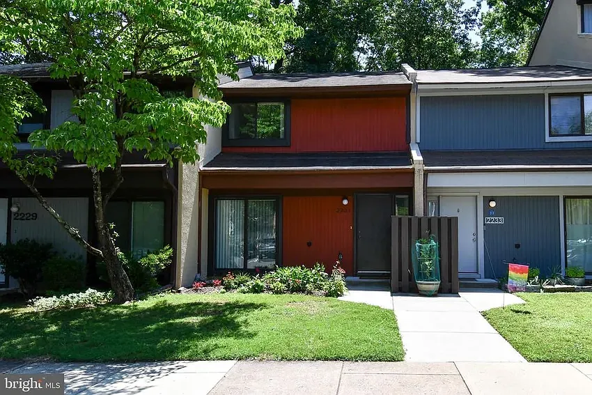 2 bed, 1197 sqft, $2,800 — Photo 1