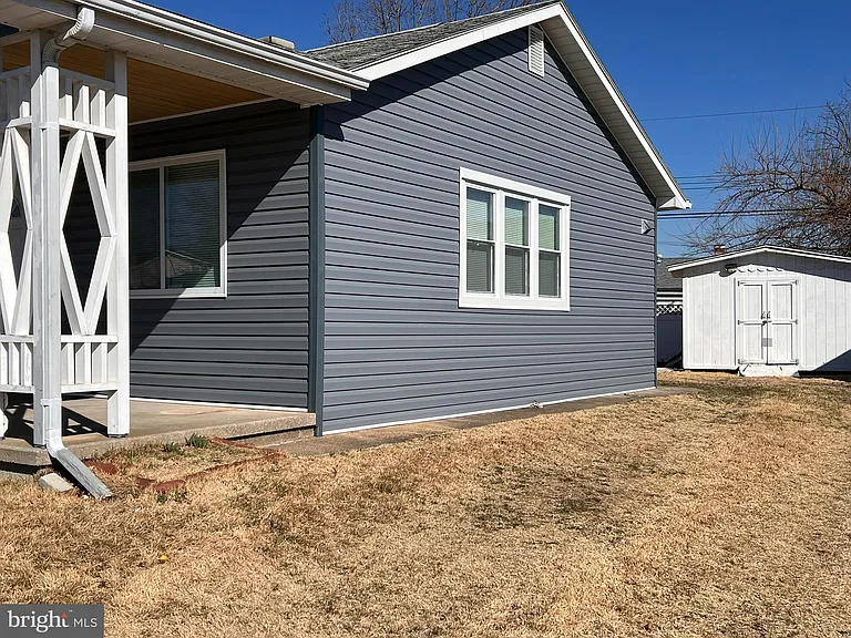 1325 Fuselage Ave — Photo 4