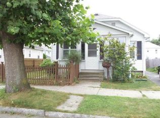32 Monrovia St, Springfield, MA 01104