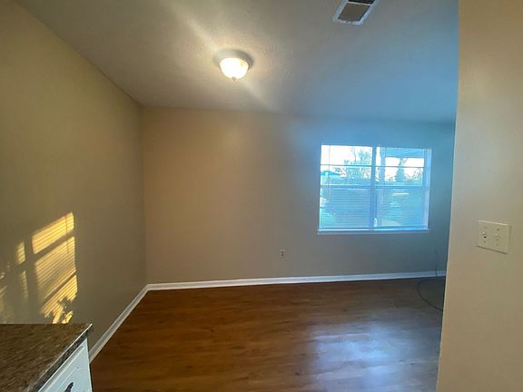 4th image of 718 S Gay Ave APT C1