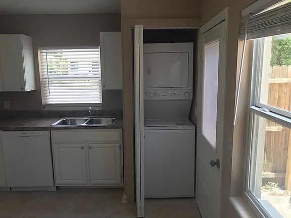 4th image of 412 W Frances Ave