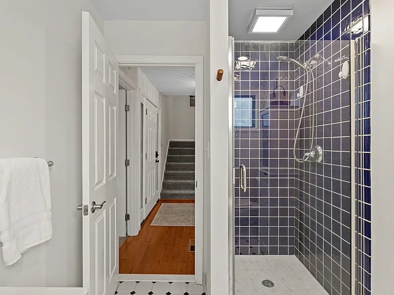 704 Ticonderoga Ave — Photo 22