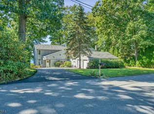 7 S Bertrand Rd, Mount Arlington, NJ 07856