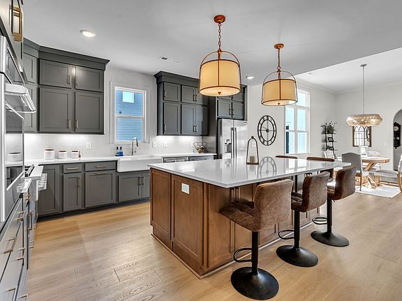 5th image of 8420 Ashbury Ct