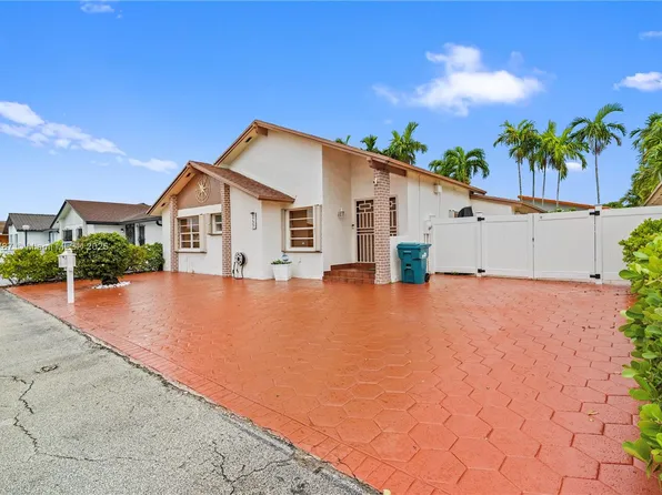 9737 SW 7th St, Miami, FL 33174