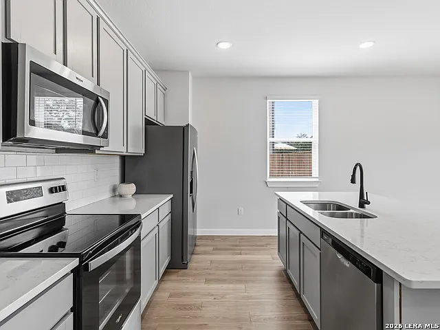 14607 Emerio Dr — Photo 8