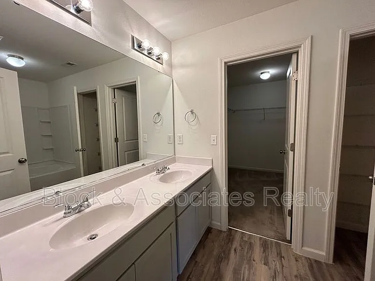 3723 Shepway Loop — Photo 13