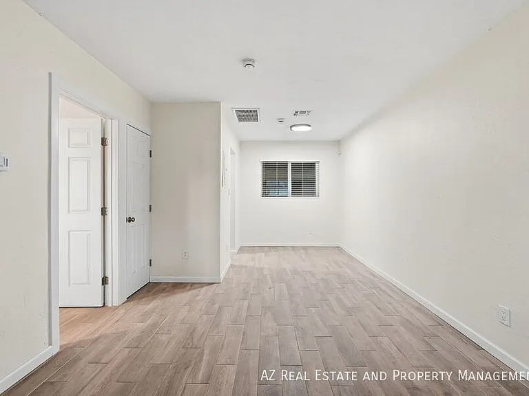 1806 E Coronado Rd #C — Photo 8