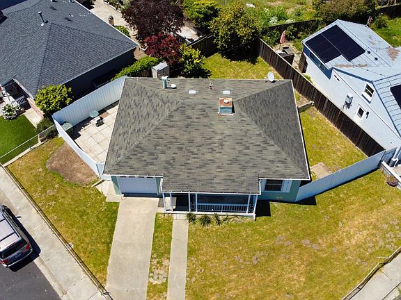 3rd image of 101 Rosewood Way