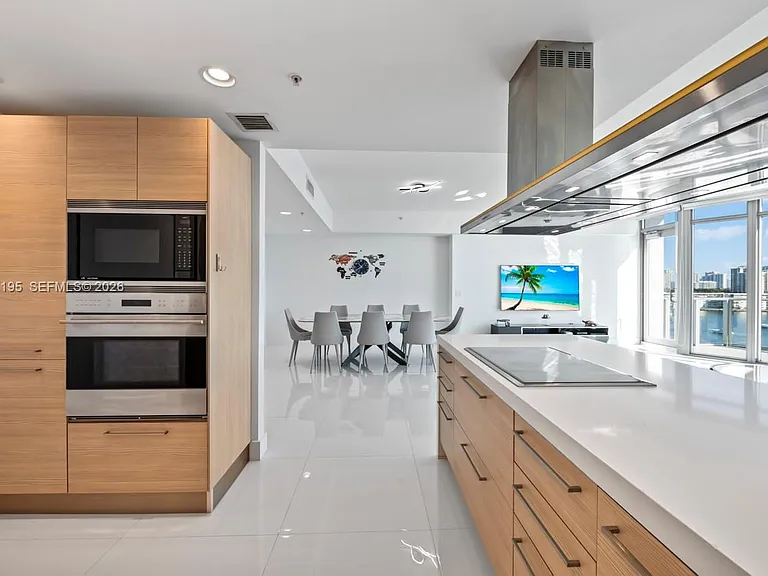 17301 Biscayne Blvd #811 — Photo 10