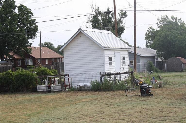 2nd image of 806 S Monroe St