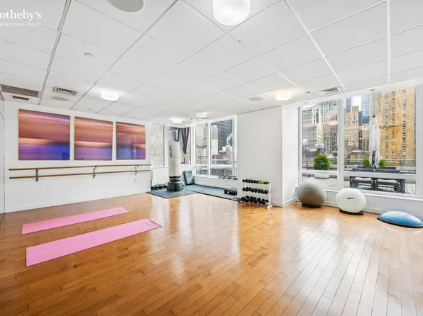 247 West 46th Street image 10 of 19