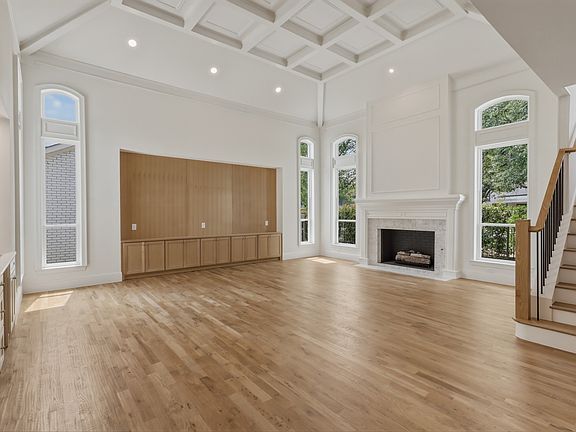 2nd image of 7 Royal Terrace Ct