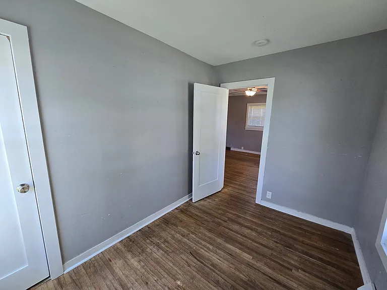 815 2nd St SW — Photo 8