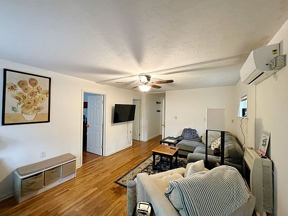 4th image of 732 NE 3rd Ave APT A