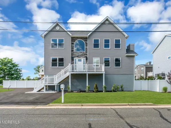 707 Prospect Avenue, Union Beach, NJ 07735