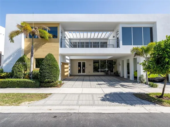 7451 NW 103rd Ct, Doral, FL 33178