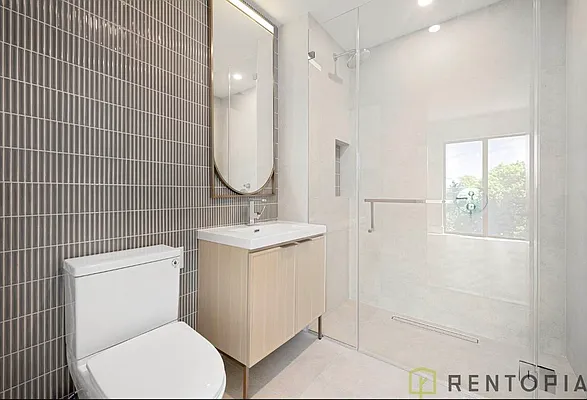 Bathroom, photo 2