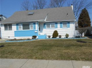 109 Justice St, West Babylon, NY 11704