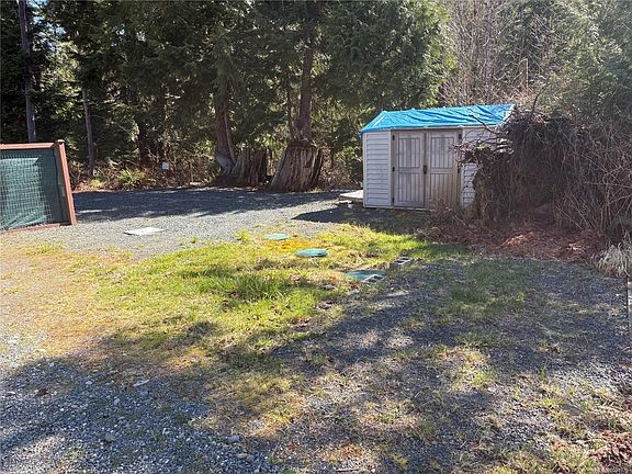 3rd image of 1762 Cameron Cres
