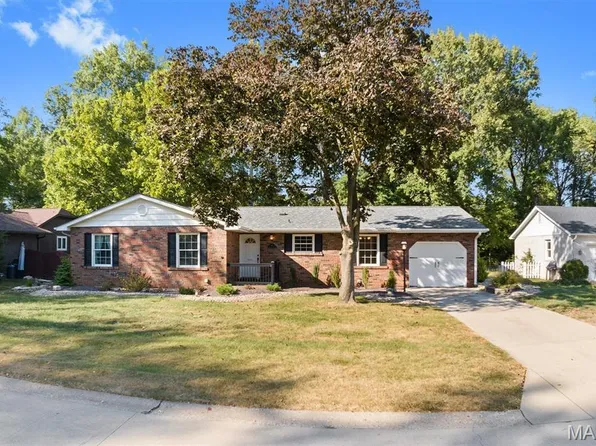 815 Amherst Pl, Edwardsville, IL 62025