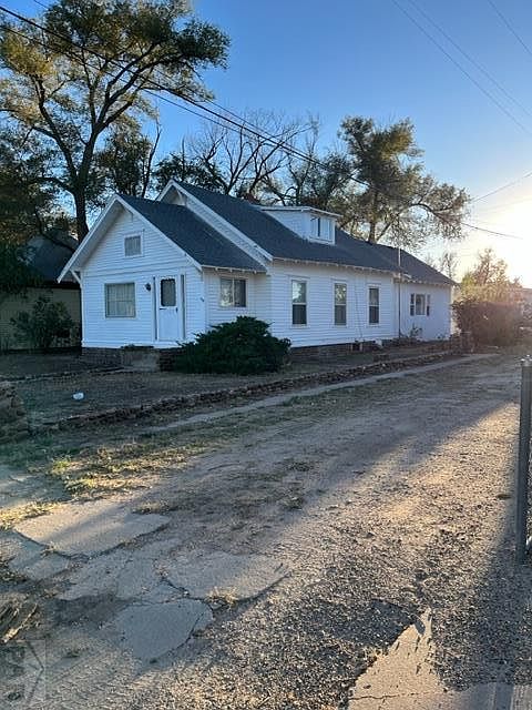 1st image of 106 S 4th St