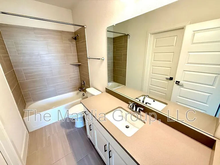 4916 Broadway Dr — Photo 8