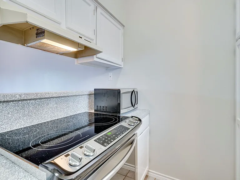 1908 San Antonio St #306 — Photo 15