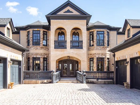 9005 Hayes Dr, Gainesville, GA 30506