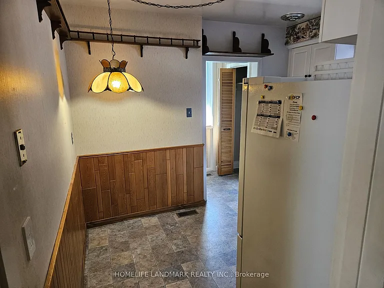 147 Fitzgibbon Ave #MAIN — Photo 5