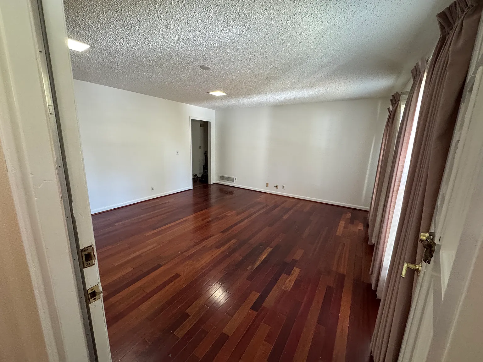 725 Stirrup Ct — Photo 4