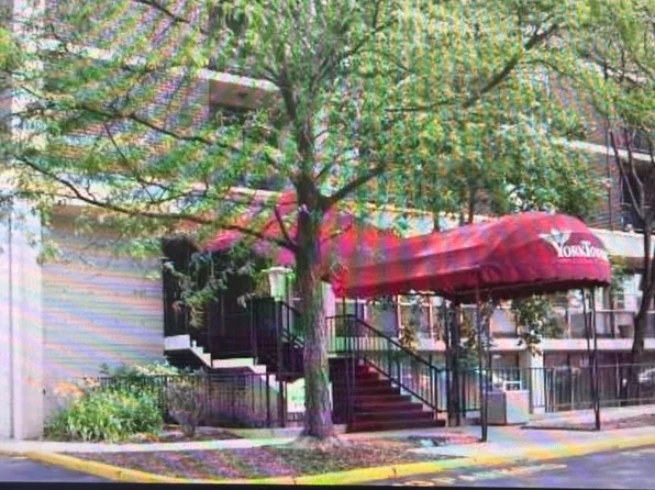 1043 S York Rd APT 610, Bensenville, IL 60106