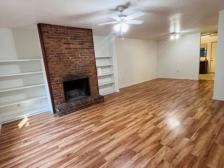 581 Holyoke Ct — Photo 2