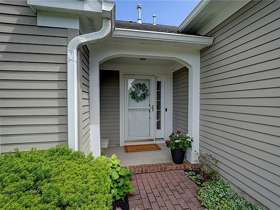 2nd image of 135 Lakeview Way