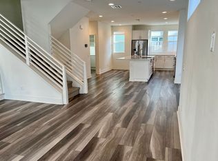 691 Doheny St, Costa Mesa, CA 92627