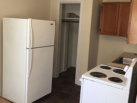 3rd image of 825 S Broad St APT D