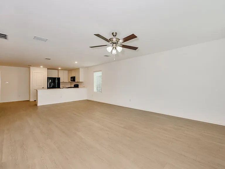 1621 Sparrow Hawk Rd — Photo 4
