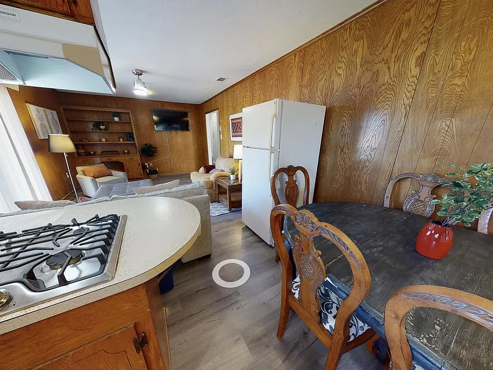 4106 Skyline Dr