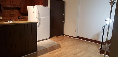 11 S Pitt St #3 Photo 1
