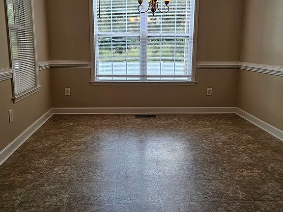 4th image of 205 Stillwater Creek Dr