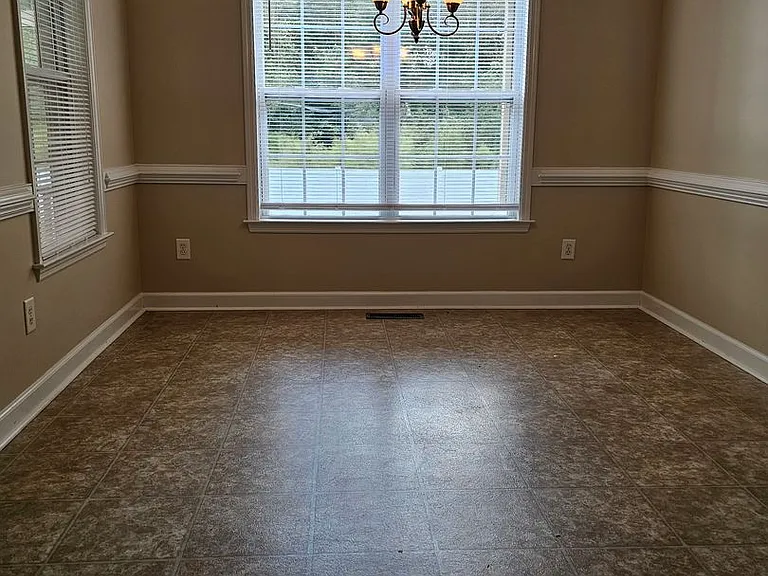 205 Stillwater Creek Dr — Photo 4