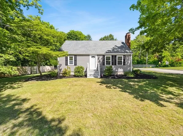 208 Matfield St, West Bridgewater, MA 02379