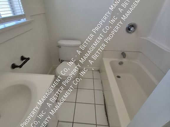 3rd image of 1144 Gladys Ave